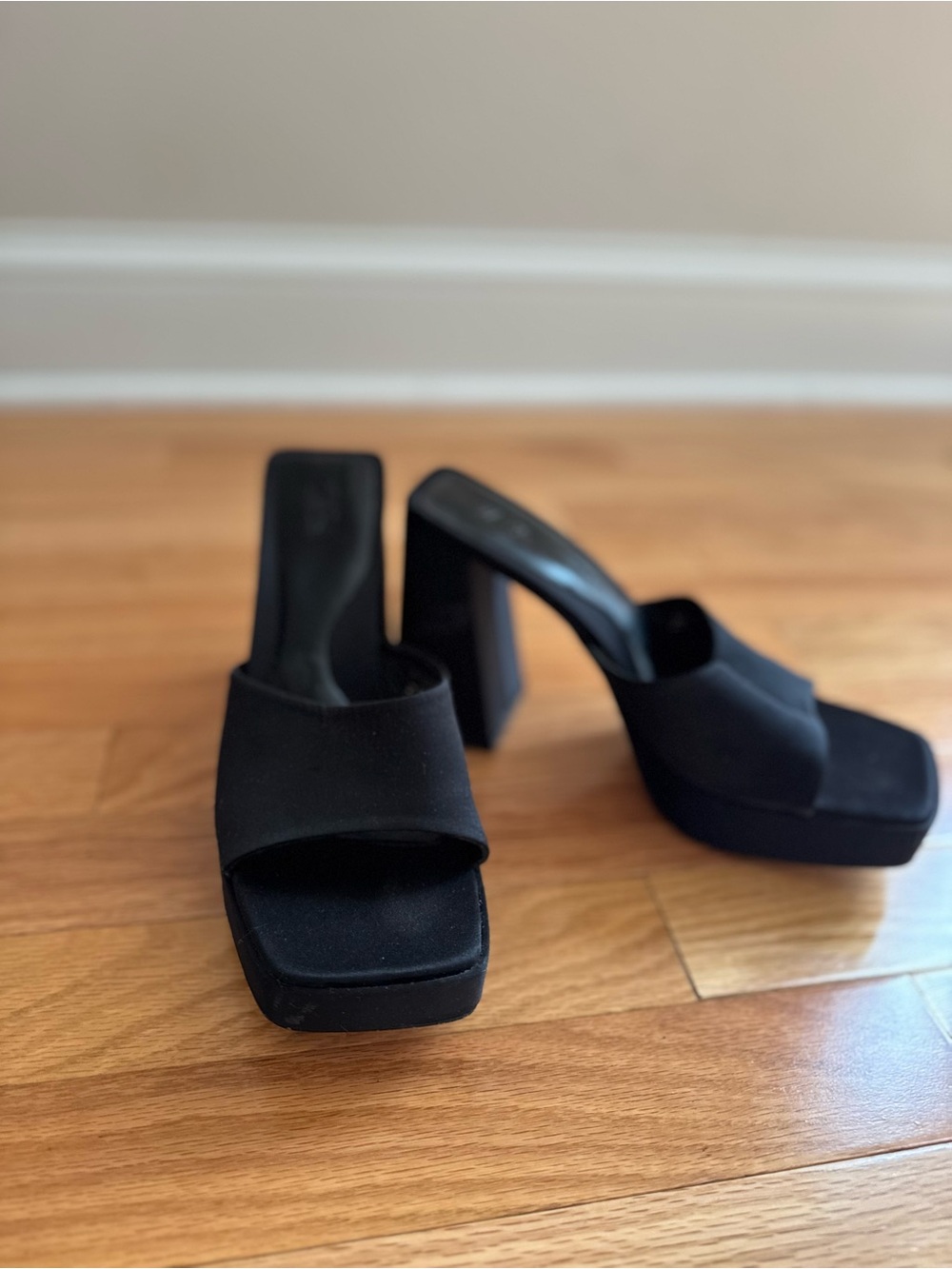 Zara Black Platform Mule Heels